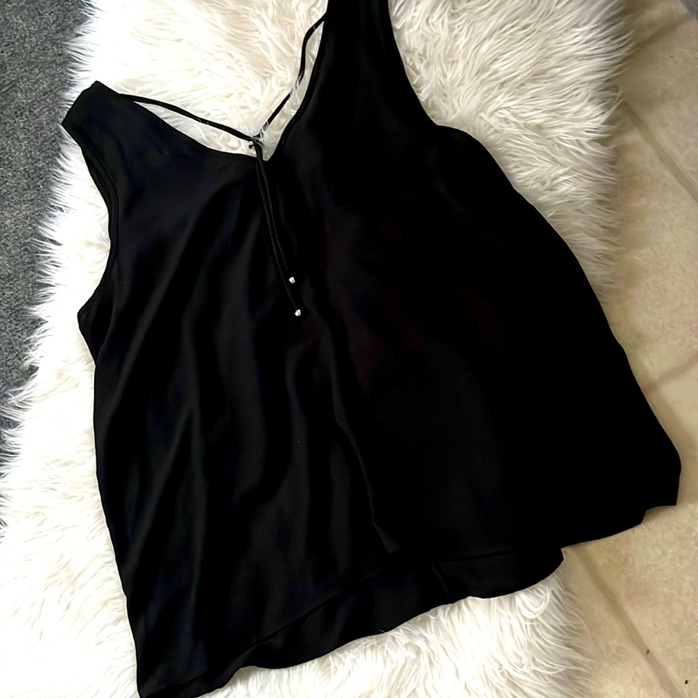 Black vneck